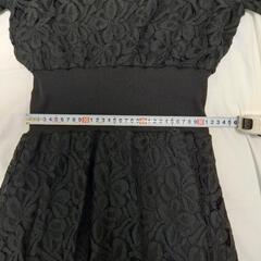 黒レースワンピースの画像