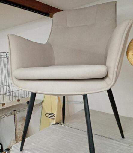 送料無料 スタッキングチェア 4脚セット 樹脂座面 スチール脚 251005