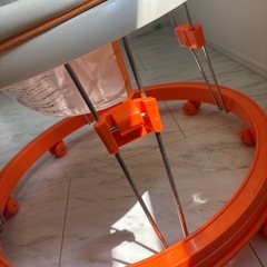 歩行器 プーさん オレンジ ベビーウォーカー の画像