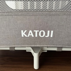 カトージ ポータブルベビーベッド KATOJI おむつ替え台付きの画像