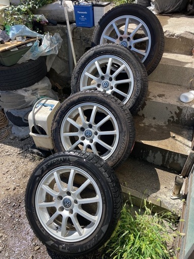 Volkswagen 16インチの純正アルミホイール4本セットYokohamaタイヤ4本付