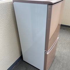 SHARP 2ドア冷蔵庫 2012年製 凹み無しの画像