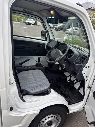 4WD　スズキキャリイ令和5年式走行2千km車検たっぷり