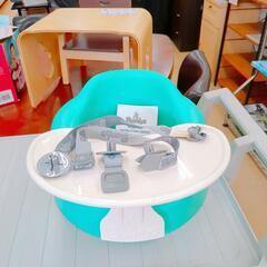 Bumbo バンボ ベビーチェア プレイト台付き グリーン  【こちらは店舗です。浜村鹿野温泉ICから3分 買取本舗 宮本リサイクル 営業時間9～19時 定休日水曜のみ←連絡できませんm(_ _)m】の画像