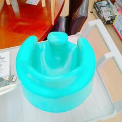 Bumbo バンボ ベビーチェア プレイト台付き グリーン  【こちらは店舗です。浜村鹿野温泉ICから3分 買取本舗 宮本リサイクル 営業時間9～19時 定休日水曜のみ←連絡できませんm(_ _)m】の画像