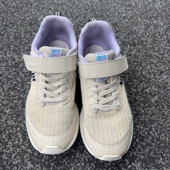 スニーカー2足セット
21.5cm 女の子の画像
