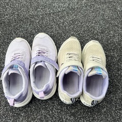 スニーカー2足セット
21.5cm 女の子の画像