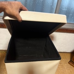 収納スツールの画像