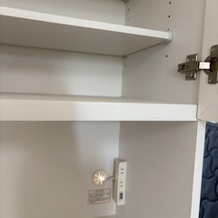 使用感あり/食器棚の画像