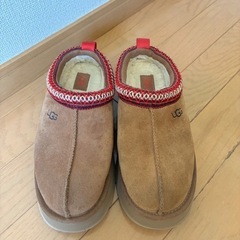 UGG TAZZ スリッポン 24cmの画像