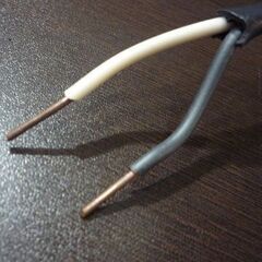 TOSHIBA ライティングレール用 VI形 フィードインキャップ NDR0231(K)×4個セット ブラック 長さ90cmライティングレール×2本付き 東芝 照明器具 スポットライト 札幌市東区 新道東店の画像