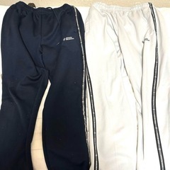 (当方大阪市在住)UNIQLOパーカー3点&ジャージズボン2点纏めて無料で差し上げますの画像