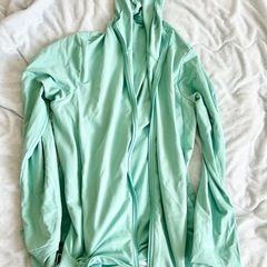 (当方大阪市在住)UNIQLOパーカー3点&ジャージズボン2点纏めて無料で差し上げますの画像