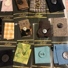 ハンドメイド用補修用布とボタンのセットの画像