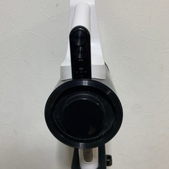 Amazonベーシック 掃除機 コードレス スティック掃除機 サイクロン 自走式 パワーヘッド スタンド付きごみすてラインまで0.4L / 最大容量0.7Lホワイトの画像