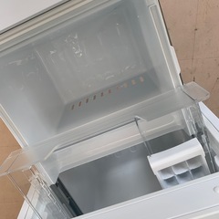 美原店 2020年製★美品 中古★東芝 170L「3段ガラス棚＆3段ドアポケット!!」耐熱ボード採用!!2ドア 冷蔵庫【GR-R17BS-W】の画像