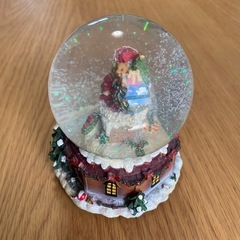 クリスマス　サンタクロース　スノードームの画像