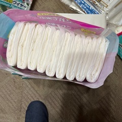 男女兼用　尿取りパット　4セット！　中軽量用失禁パット　安心パット　新品未使用の画像
