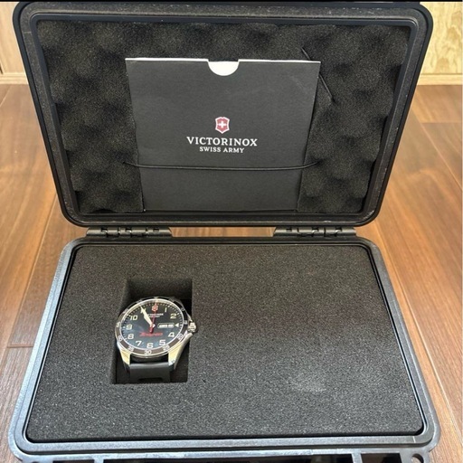 VICTORINOX Swiss Army 腕時計 ブラック　スナップオン