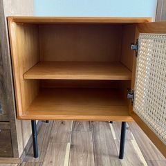 扉付きキャビネット の画像