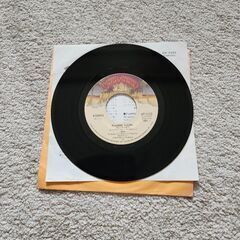 KISS    シングルレコード「燃えたぎる血気」の画像