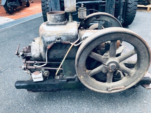 古い発動機