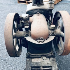 古い発動機の画像