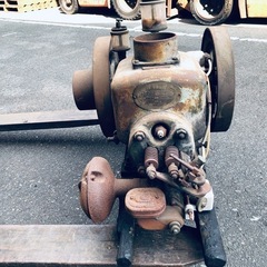 古い発動機の画像