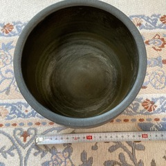 陶器の植木鉢の画像