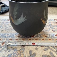 陶器の植木鉢の画像