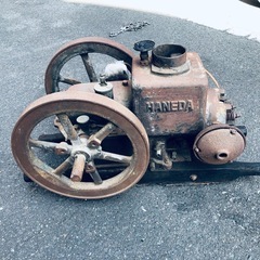 古い発動機の画像