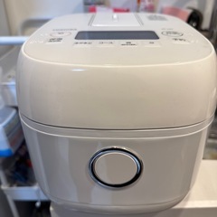 炊飯器 TOSHIBA 白 3合の画像