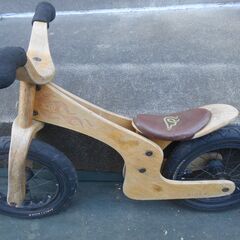 ストライダー　木製足蹴りバイクの画像