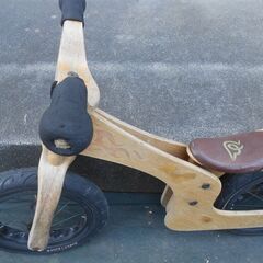 ストライダー　木製足蹴りバイクの画像