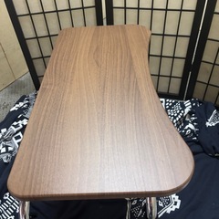 東z82 組立のみ 未使用 ベッド用テーブル 伸縮の画像