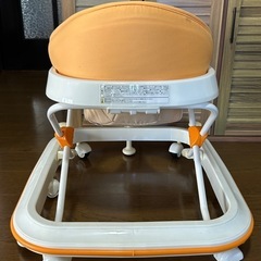 combi    　コンビ　歩行器　　　
よちよちキーパーの画像