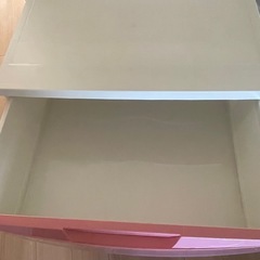 4段衣装ケースの画像