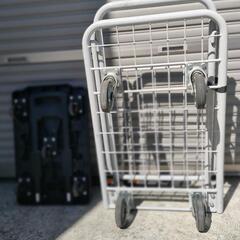 トラスコ２段式台車と黒の台車、２個セットの画像