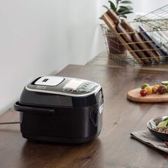 アイリスオーヤマ 米屋の旨み 銘柄炊き IHジャー炊飯器 3合 RC-IE30-B 極厚火釜 IRIS OHYAMA 炊飯容量3合炊き ブラック 除菌清掃済みの画像