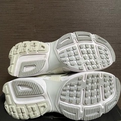 ナイキ ウィメンズ V2K ラン メタリックシルバー ホワイト 27.0 限定品の画像