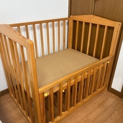 ベビーベッドの画像