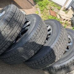 スタッドレスタイヤ　225/65R17 ホイール付きの画像