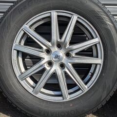 スタッドレスタイヤ　225/65R17 ホイール付きの画像