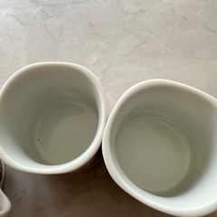 ワンピースとディズニーランドで購入したマグカップの画像
