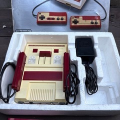 （寿康）
箱付きカセットゲーム3本付きファミコンの画像