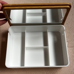 小物入れ　収納ケース　鏡付き　化粧品の画像