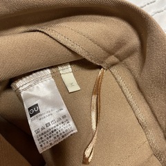 GU 前スリットスカート　M 色違い2枚の画像