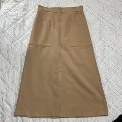 GU 前スリットスカート　M 色違い2枚の画像