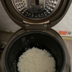 炊飯器の画像