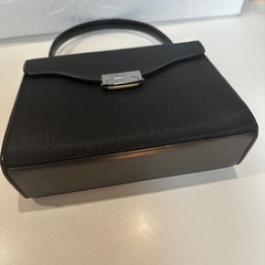美品　冠婚葬祭に　高級感のあるハンドバッグの画像